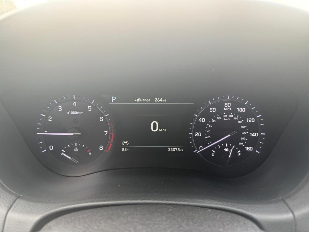 Genesis G80 Vehicle Full-screen Gallery Image 21