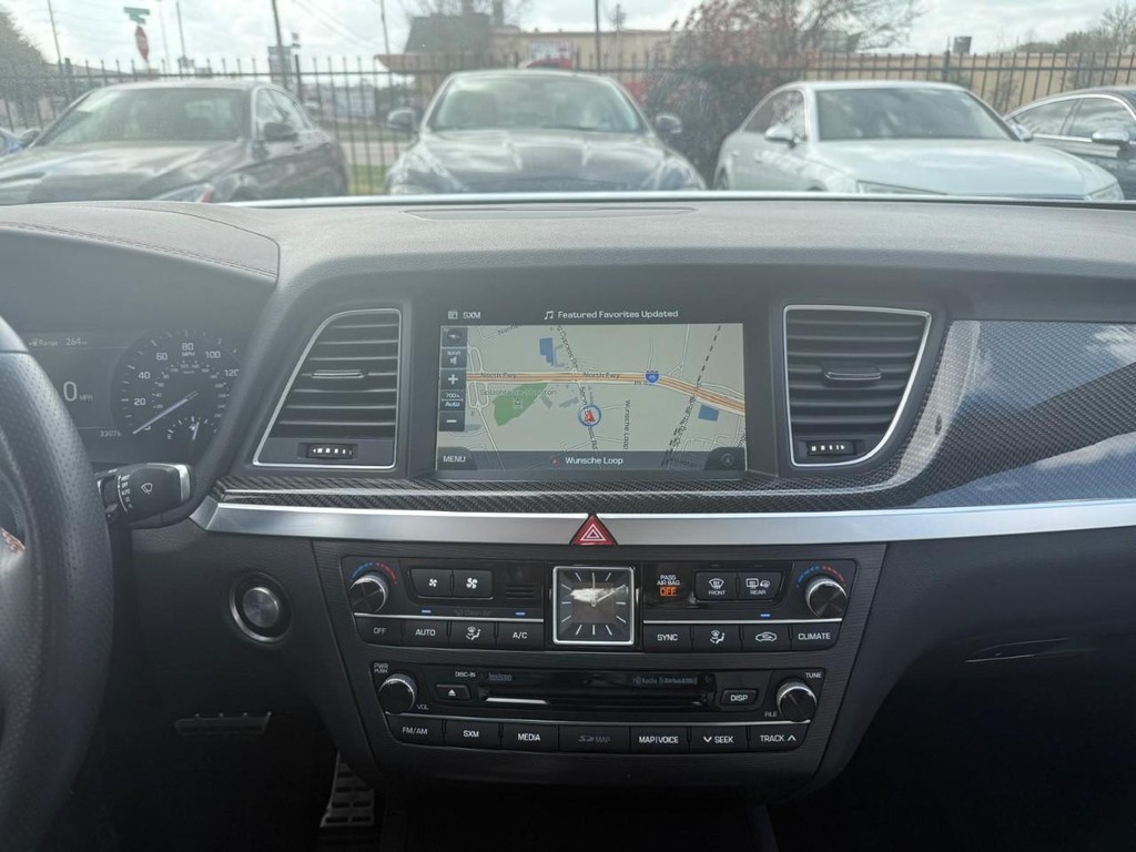 Genesis G80 Vehicle Full-screen Gallery Image 22