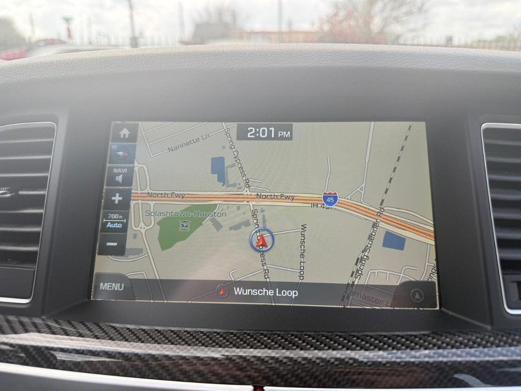 Genesis G80 Vehicle Full-screen Gallery Image 23