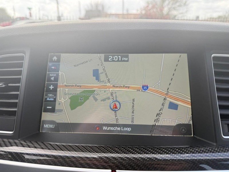 Genesis G80 Vehicle Full-screen Gallery Image 23