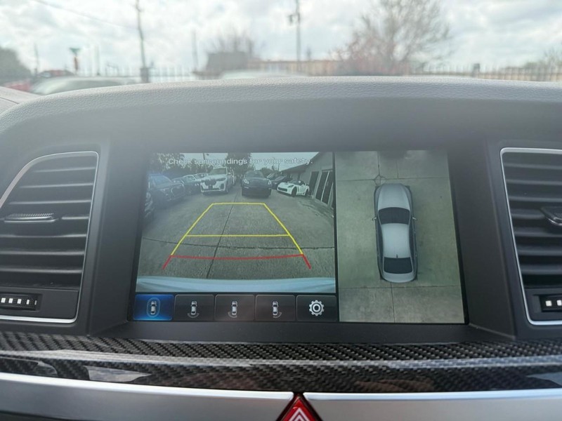 Genesis G80 Vehicle Full-screen Gallery Image 24