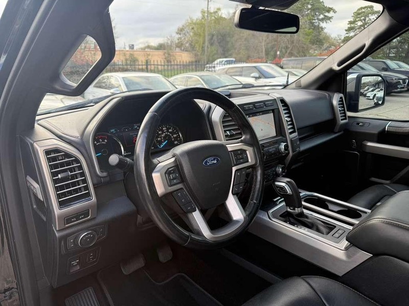 Ford F-150 Vehicle Full-screen Gallery Image 10