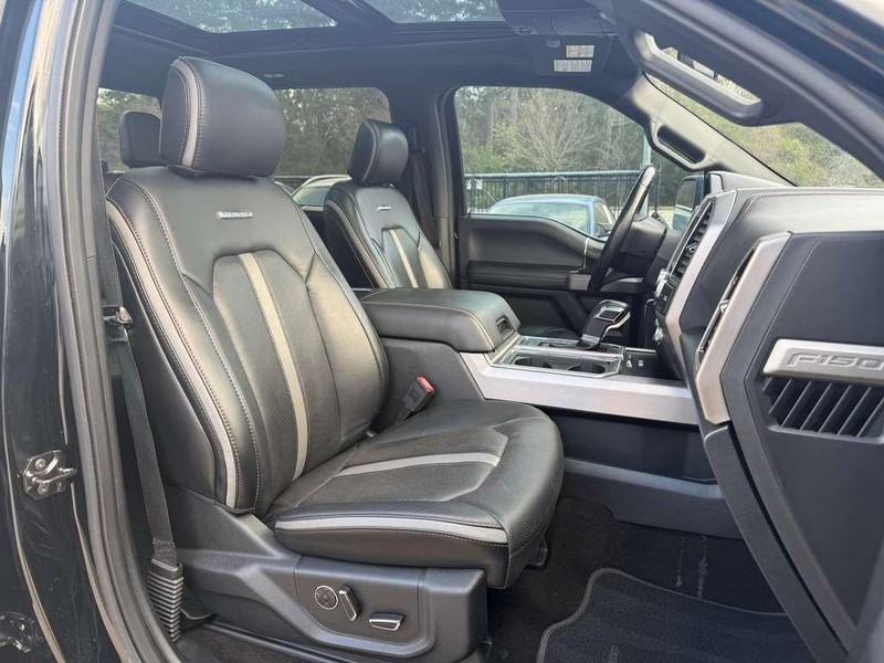 Ford F-150 Vehicle Full-screen Gallery Image 14