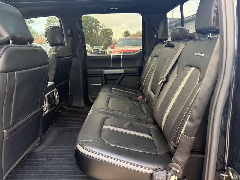 Ford F-150 Vehicle Full-screen Gallery Image 18