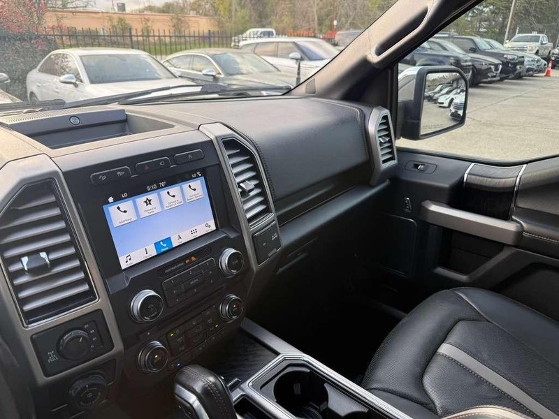 Ford F-150 Vehicle Full-screen Gallery Image 24