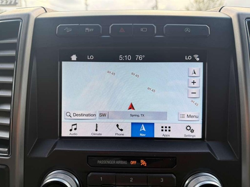 Ford F-150 Vehicle Full-screen Gallery Image 25