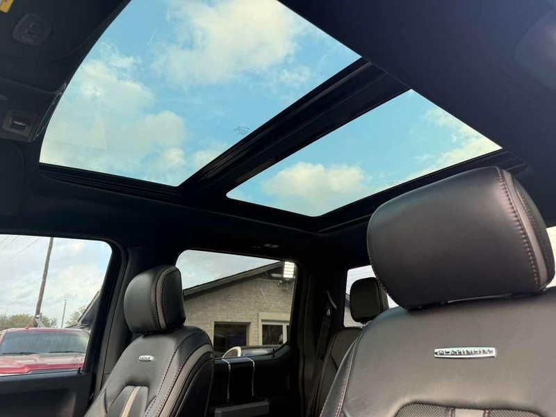 Ford F-150 Vehicle Full-screen Gallery Image 27