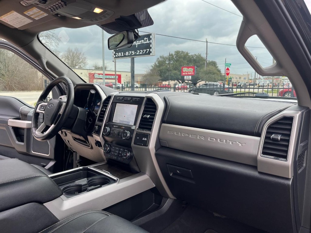 Ford Super Duty F-250 SRW Vehicle Full-screen Gallery Image 13