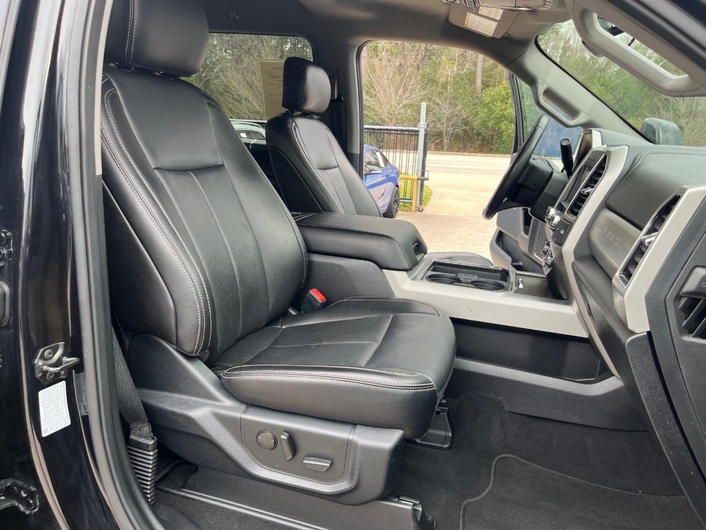 Ford Super Duty F-250 SRW Vehicle Full-screen Gallery Image 14