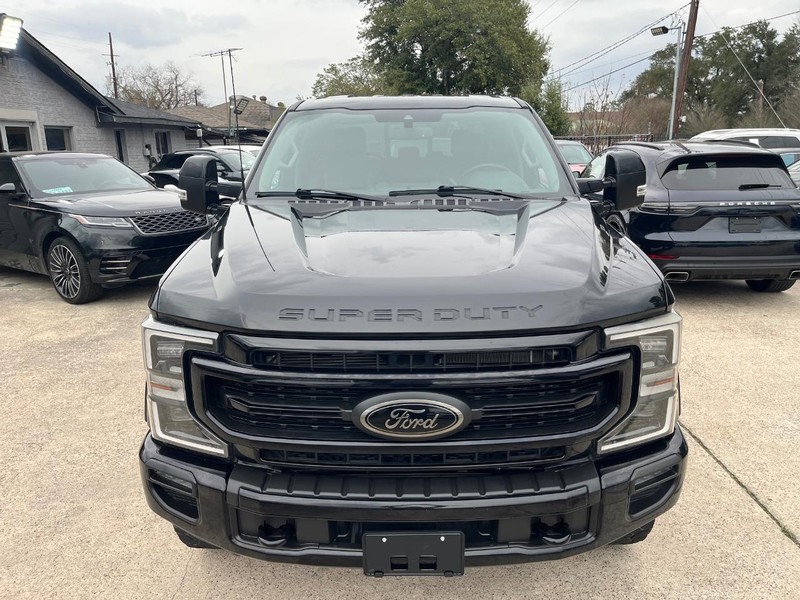 Ford Super Duty F-250 SRW Vehicle Full-screen Gallery Image 03