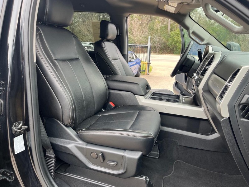 Ford Super Duty F-250 SRW Vehicle Full-screen Gallery Image 14