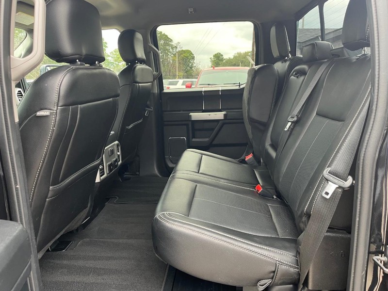 Ford Super Duty F-250 SRW Vehicle Full-screen Gallery Image 18