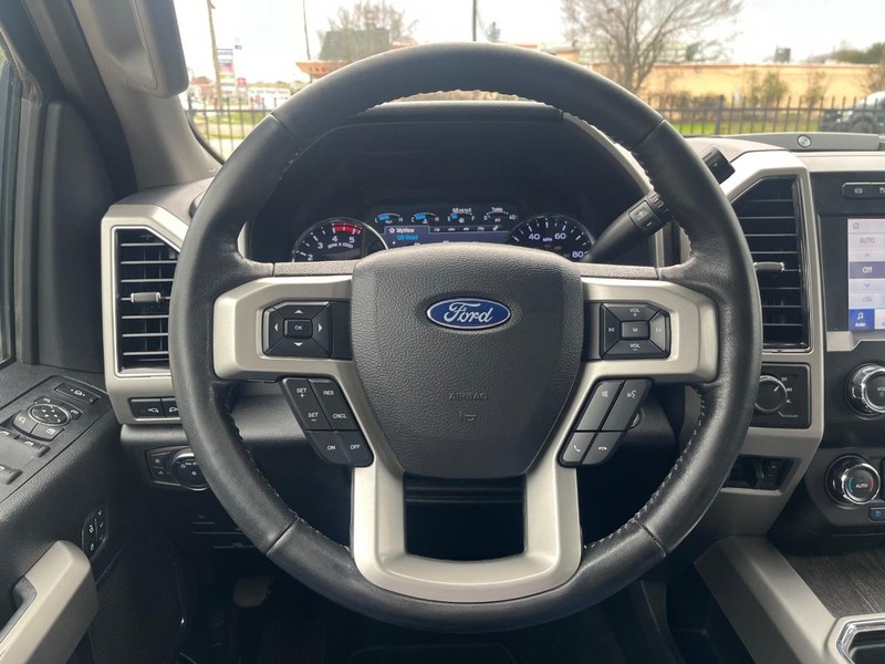 Ford Super Duty F-250 SRW Vehicle Full-screen Gallery Image 20