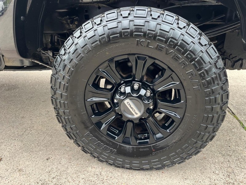 Ford Super Duty F-250 SRW Vehicle Full-screen Gallery Image 26