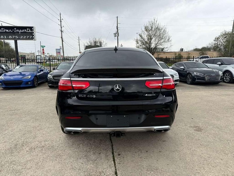 Mercedes-Benz GLE 450 Vehicle Full-screen Gallery Image 07