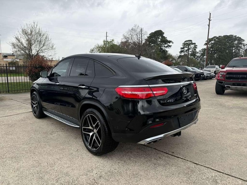 Mercedes-Benz GLE 450 Vehicle Full-screen Gallery Image 08