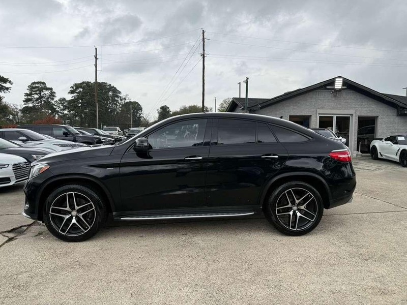 Mercedes-Benz GLE 450 Vehicle Full-screen Gallery Image 09