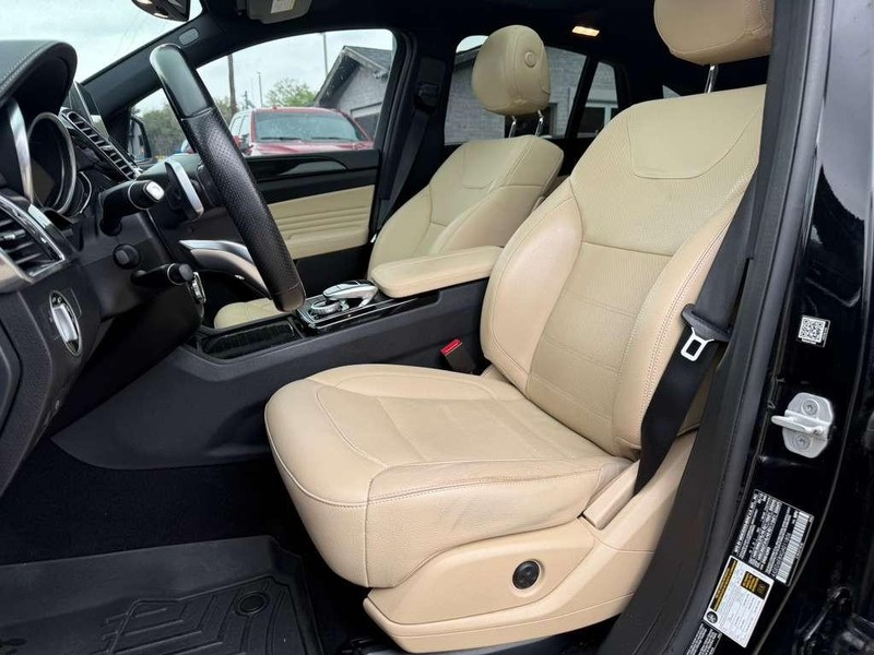 Mercedes-Benz GLE 450 Vehicle Full-screen Gallery Image 11