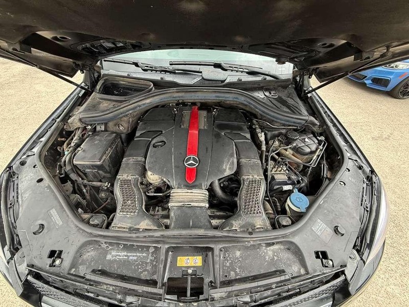 Mercedes-Benz GLE 450 Vehicle Full-screen Gallery Image 28