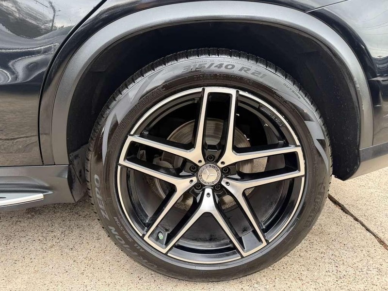 Mercedes-Benz GLE 450 Vehicle Full-screen Gallery Image 29