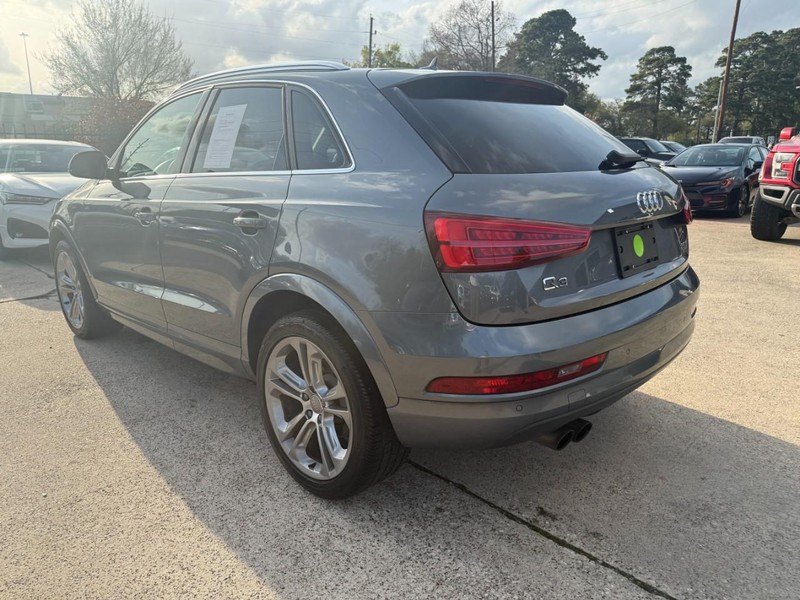 Audi Q3 Vehicle Full-screen Gallery Image 08