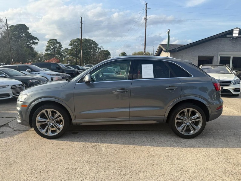 Audi Q3 Vehicle Full-screen Gallery Image 09