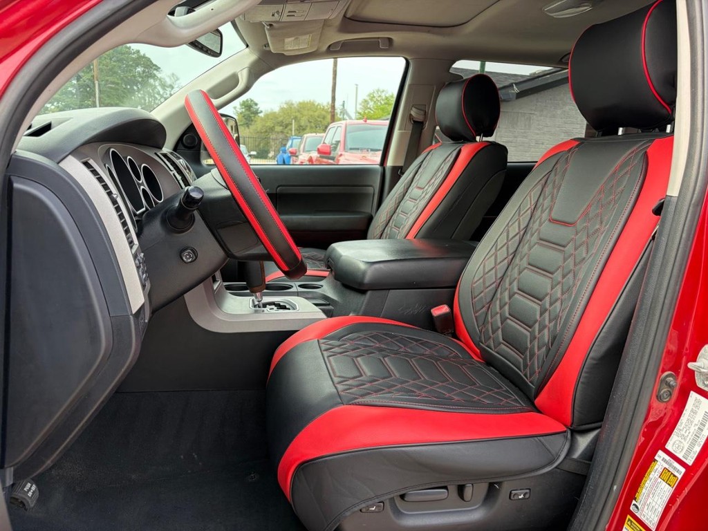 Toyota Tundra 4WD Truck Vehicle Full-screen Gallery Image 11