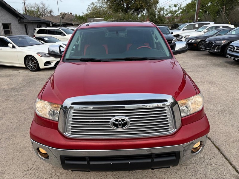 Toyota Tundra 4WD Truck Vehicle Full-screen Gallery Image 03