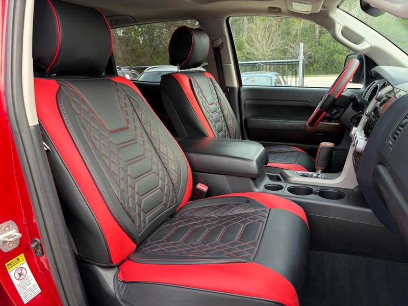 Toyota Tundra 4WD Truck Vehicle Full-screen Gallery Image 14