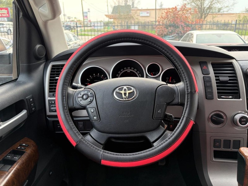 Toyota Tundra 4WD Truck Vehicle Full-screen Gallery Image 20