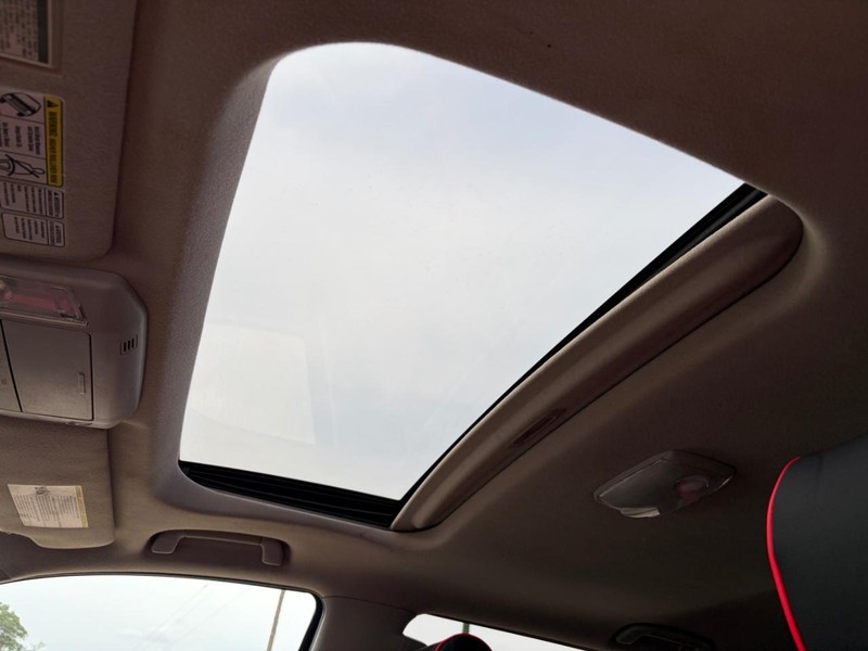 Toyota Tundra 4WD Truck Vehicle Full-screen Gallery Image 25