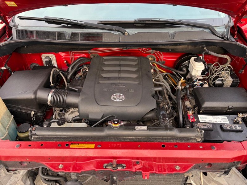 Toyota Tundra 4WD Truck Vehicle Full-screen Gallery Image 27