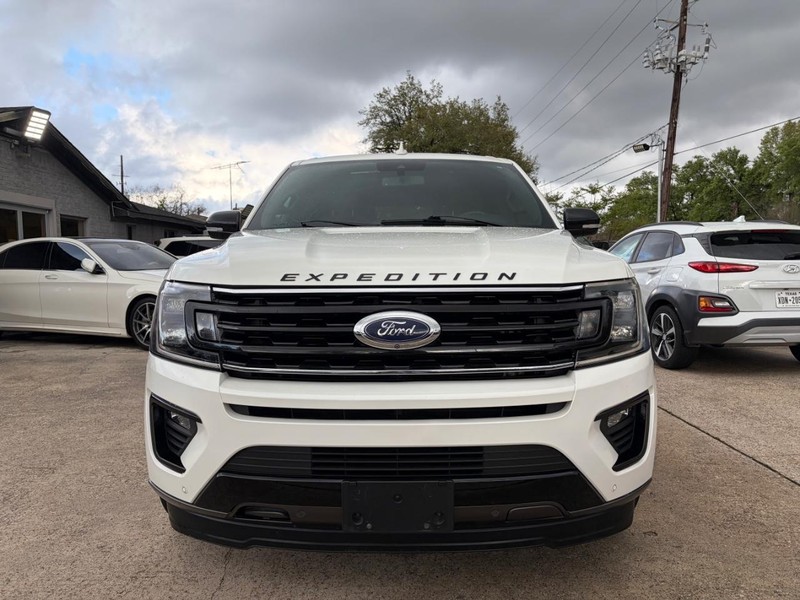 Ford Expedition Vehicle Full-screen Gallery Image 02