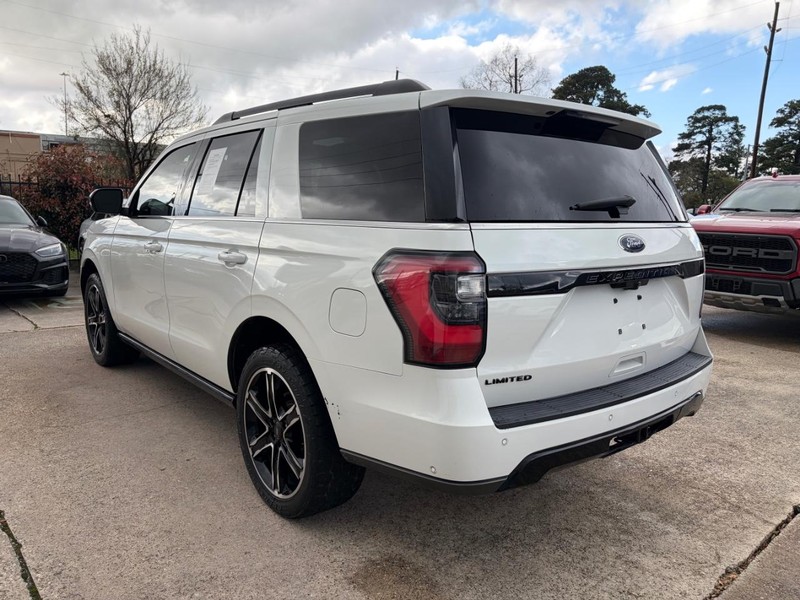 Ford Expedition Vehicle Full-screen Gallery Image 07