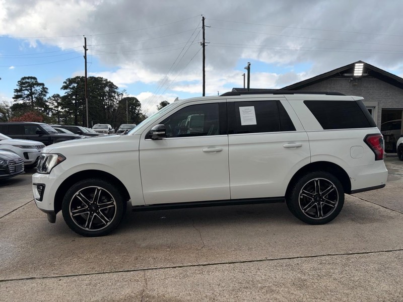 Ford Expedition Vehicle Full-screen Gallery Image 08