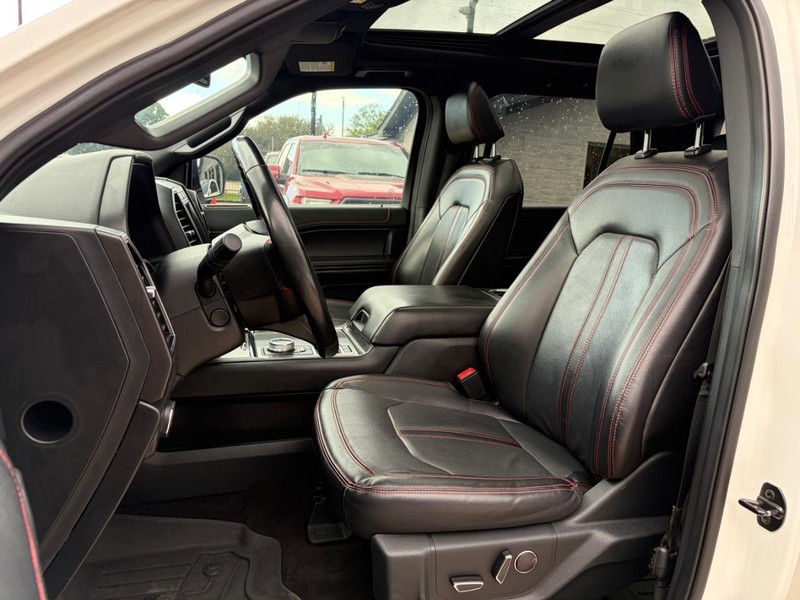 Ford Expedition Vehicle Full-screen Gallery Image 10