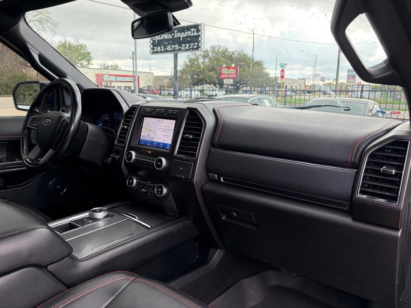 Ford Expedition Vehicle Full-screen Gallery Image 12