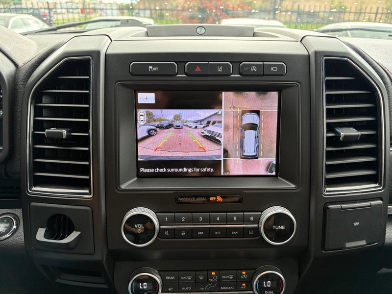 Ford Expedition Vehicle Full-screen Gallery Image 23