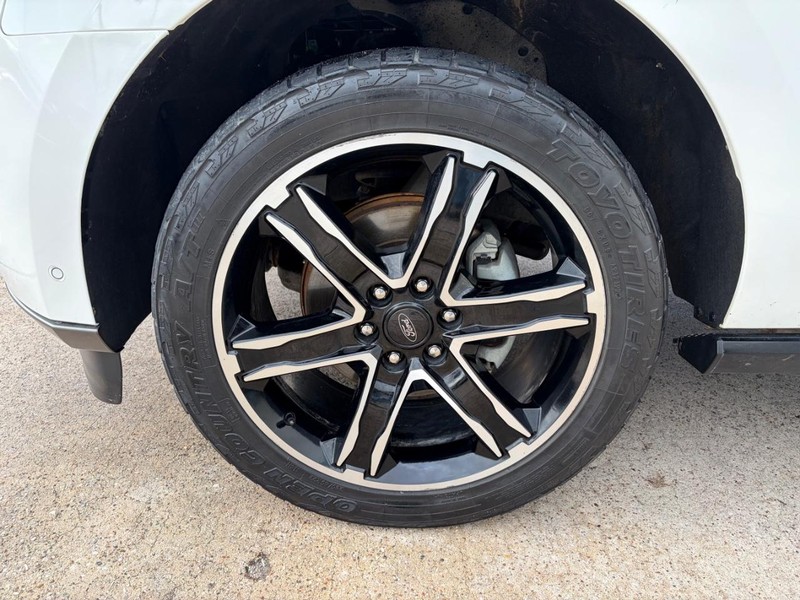 Ford Expedition Vehicle Full-screen Gallery Image 27