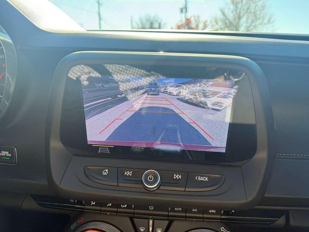 Chevrolet Camaro Vehicle Full-screen Gallery Image 21