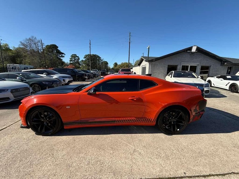 Chevrolet Camaro Vehicle Full-screen Gallery Image 09