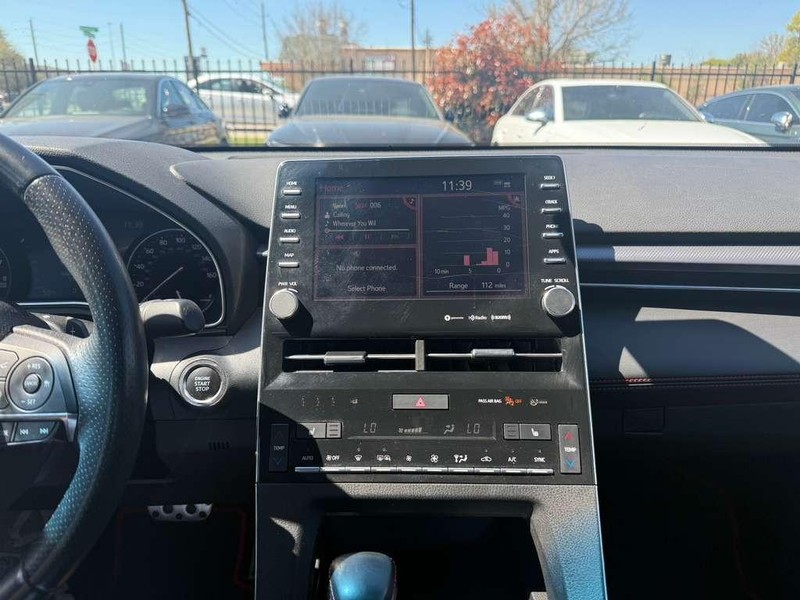 Toyota Avalon Vehicle Full-screen Gallery Image 22