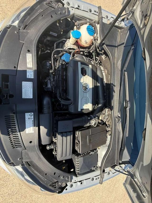 Volkswagen EOS Vehicle Full-screen Gallery Image 31