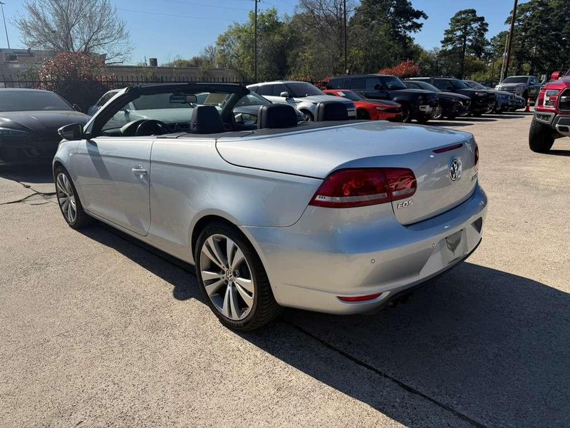 Volkswagen EOS Vehicle Full-screen Gallery Image 15