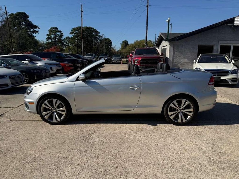 Volkswagen EOS Vehicle Full-screen Gallery Image 17