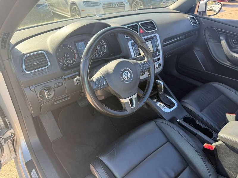 Volkswagen EOS Vehicle Full-screen Gallery Image 18
