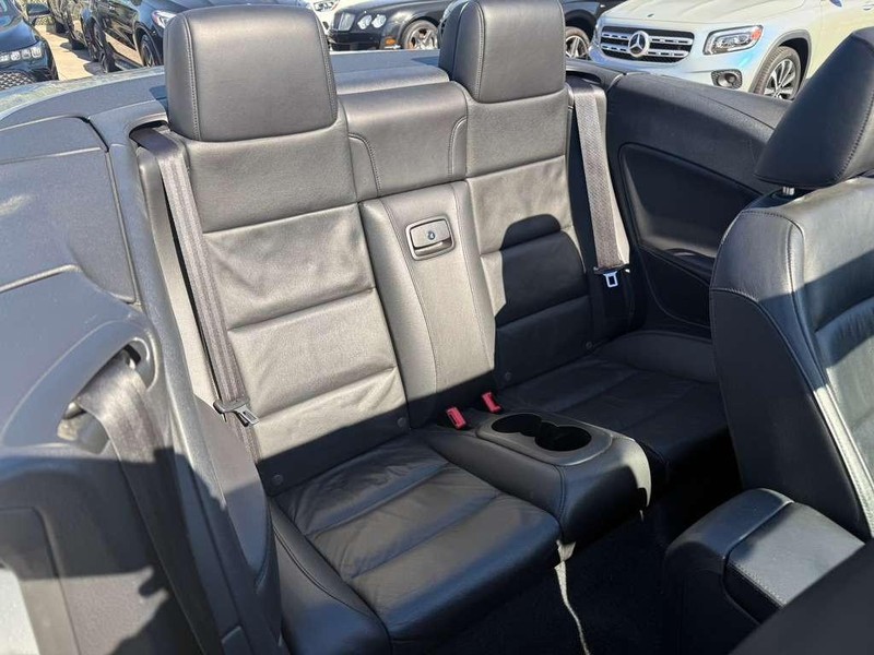 Volkswagen EOS Vehicle Full-screen Gallery Image 24