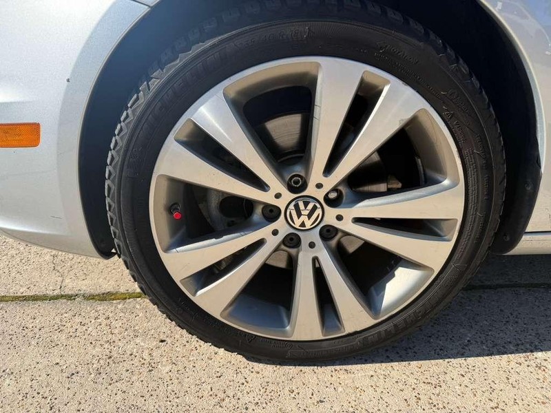 Volkswagen EOS Vehicle Full-screen Gallery Image 32