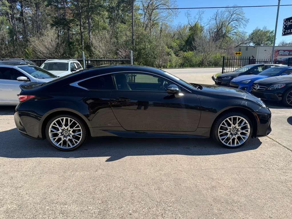 Lexus RC 300 Vehicle Full-screen Gallery Image 05