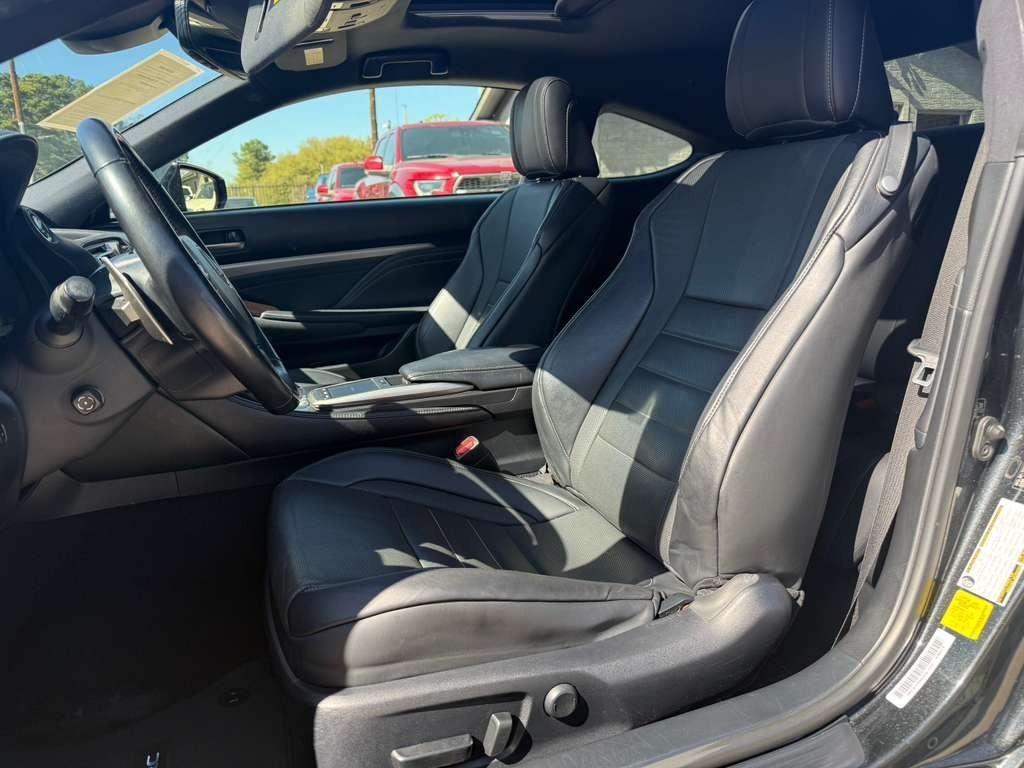 Lexus RC 300 Vehicle Full-screen Gallery Image 11